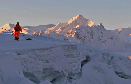 исследование структуры почвы и льда с помощью георадаров VIY3 в Антарктиде